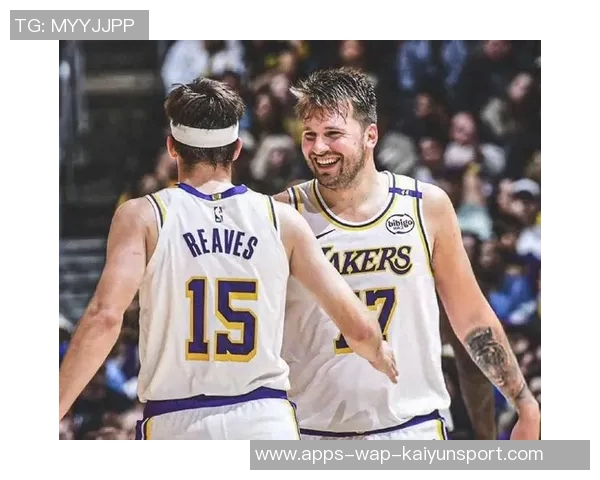 东契奇与格莱姆斯赛后互动频繁哈里森交易引发关注