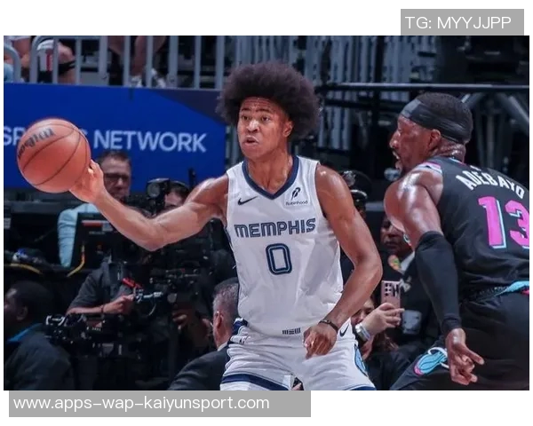 多支争冠球队对马绍尔表现出浓厚兴趣独行侠坚决不愿意交易他